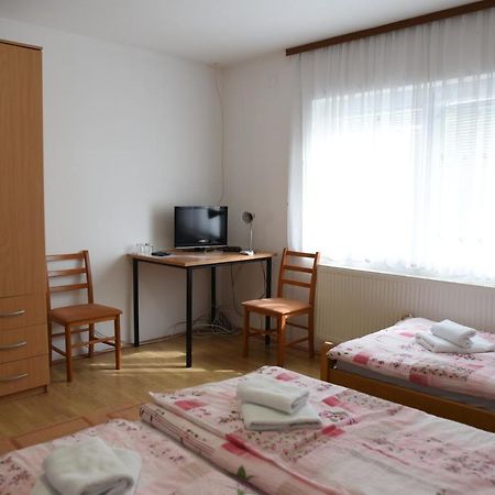 Prenociste Dzinic Hotel Zupanja Eksteriør billede