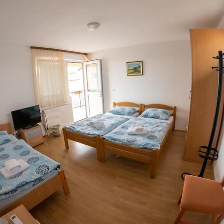 Prenociste Dzinic Hotel Zupanja Eksteriør billede