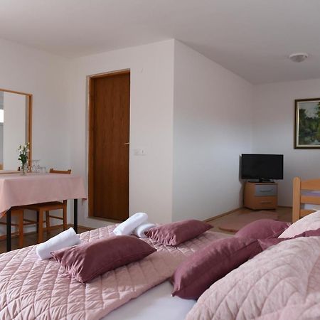 Prenociste Dzinic Hotel Zupanja Eksteriør billede