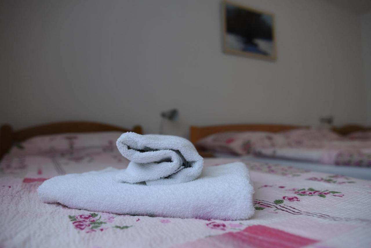 Prenociste Dzinic Hotel Zupanja Eksteriør billede